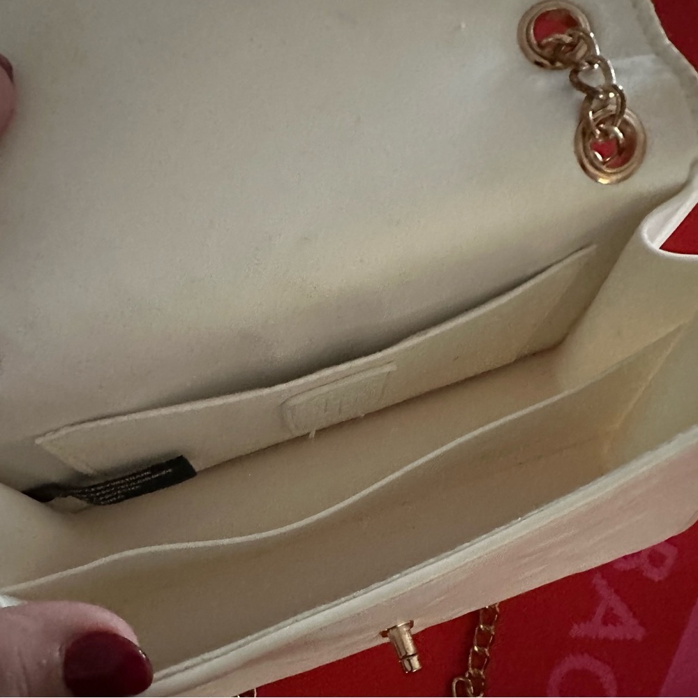 LOVEDREAM Ivory Jelly Flap Bag Butterflies Double Chains Mini Crossbody R $55 - Picture 10 of 16